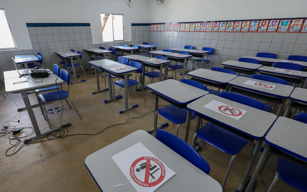 Escolas obrigadas a interromper férias dos professores