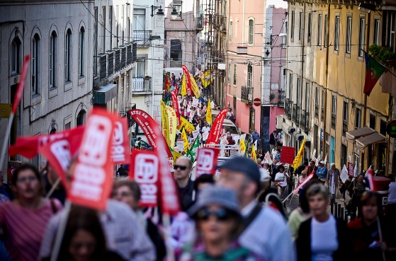admi publica manif