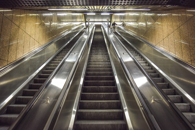 escalator 4438493 640